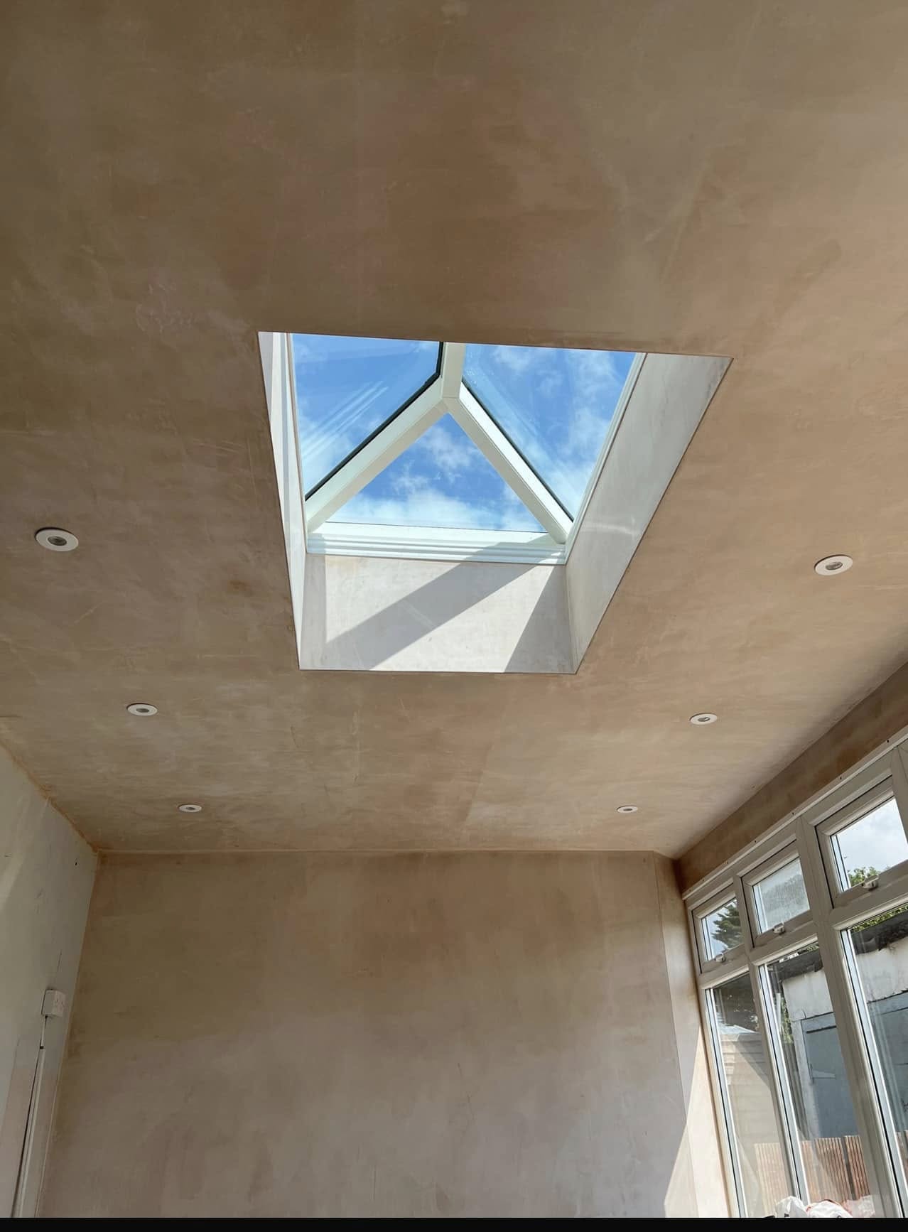 Roof lantern over the dining area