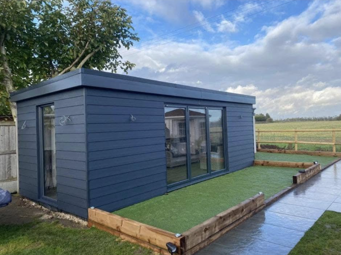 Insulated garden room, side elevation